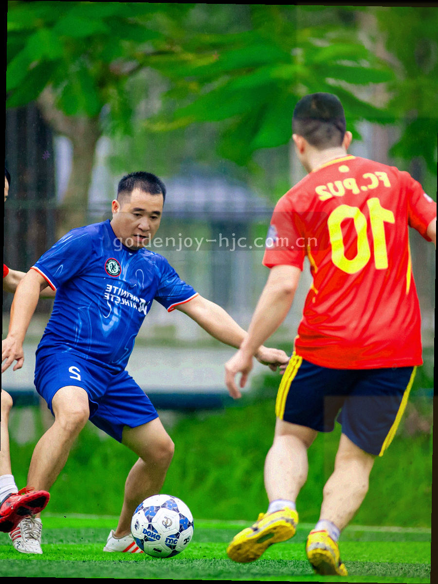 屏幕式电子桌台的抽象特写，界面区域用几何色块表现